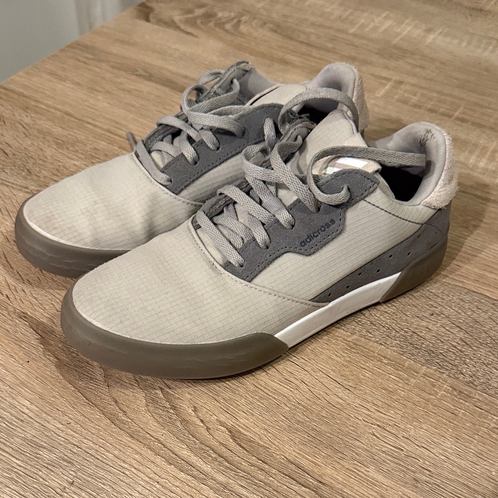 Adidas Adicross Boy’s Low-Top golf shoe Light Grey
